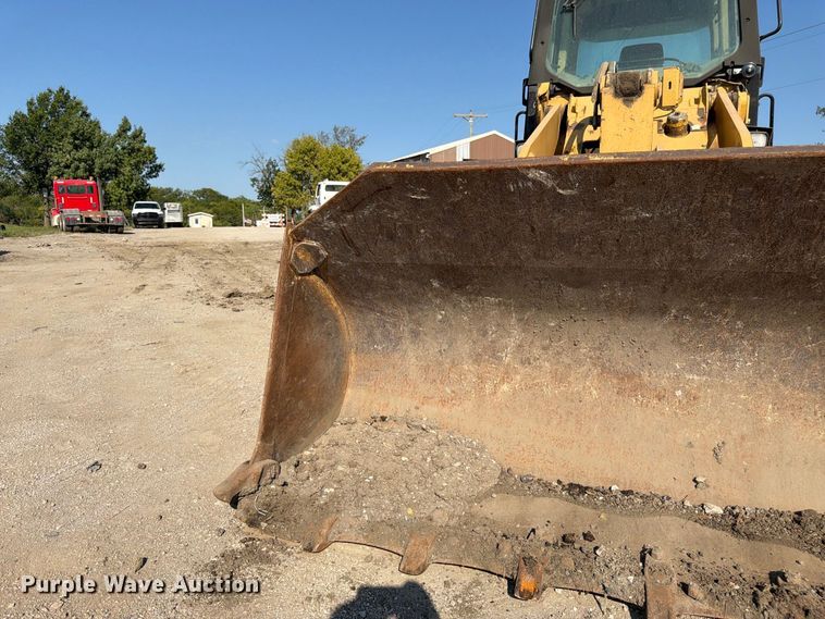 image for item FK3402 2001 Caterpillar 953C track loader