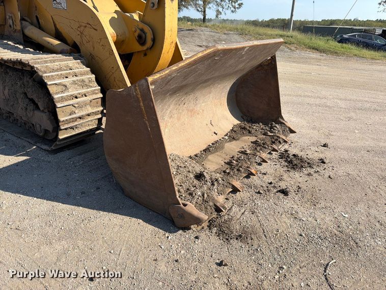 image for item FK3402 2001 Caterpillar 953C track loader