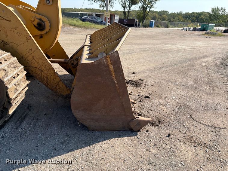 image for item FK3402 2001 Caterpillar 953C track loader