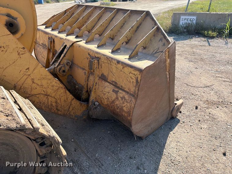 image for item FK3402 2001 Caterpillar 953C track loader