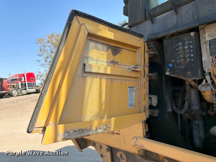 image for item FK3402 2001 Caterpillar 953C track loader