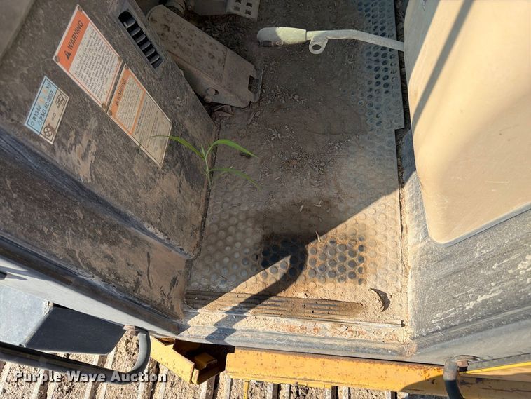 image for item FK3402 2001 Caterpillar 953C track loader