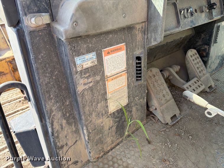 image for item FK3402 2001 Caterpillar 953C track loader