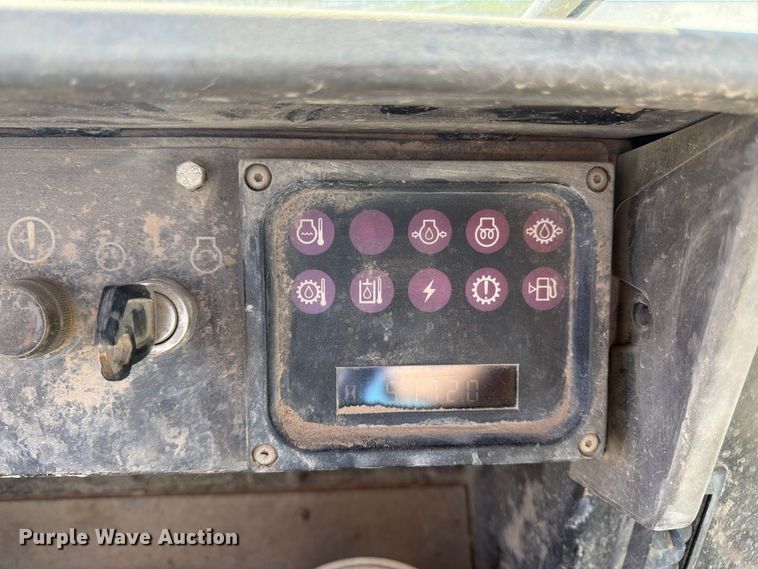 image for item FK3402 2001 Caterpillar 953C track loader