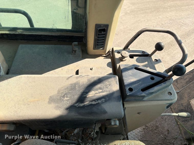 image for item FK3402 2001 Caterpillar 953C track loader