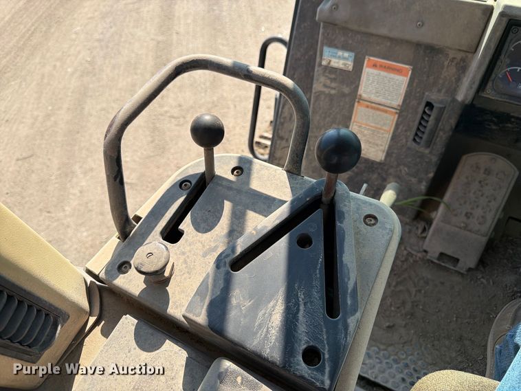 image for item FK3402 2001 Caterpillar 953C track loader
