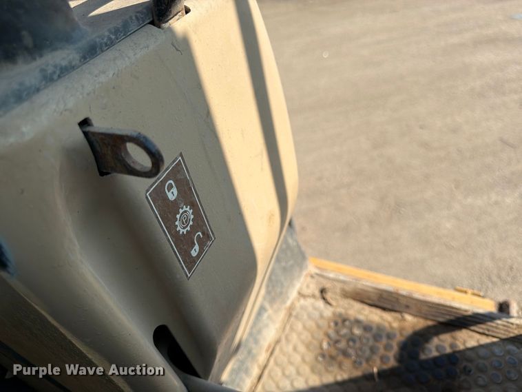 image for item FK3402 2001 Caterpillar 953C track loader