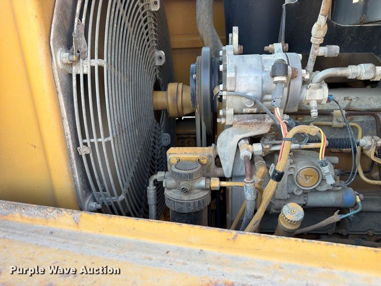 image for item FK3402 2001 Caterpillar 953C track loader