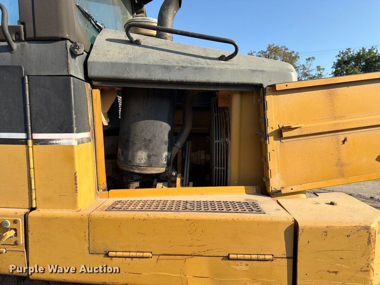 image for item FK3402 2001 Caterpillar 953C track loader
