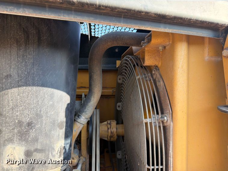 image for item FK3402 2001 Caterpillar 953C track loader