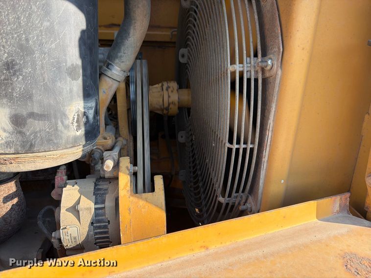 image for item FK3402 2001 Caterpillar 953C track loader