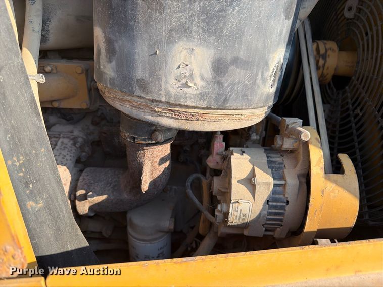 image for item FK3402 2001 Caterpillar 953C track loader
