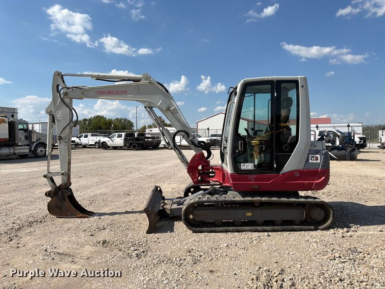 image for item FK3411 2010 Takeuchi TB250 mini excavator