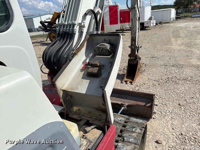 image for item FK3411 2010 Takeuchi TB250 mini excavator