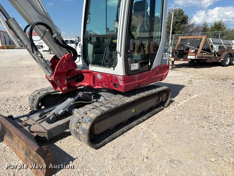 image for item FK3411 2010 Takeuchi TB250 mini excavator