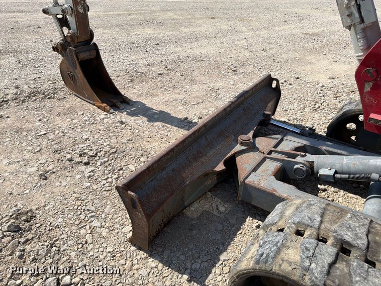 image for item FK3411 2010 Takeuchi TB250 mini excavator