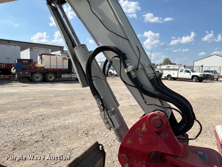 image for item FK3411 2010 Takeuchi TB250 mini excavator