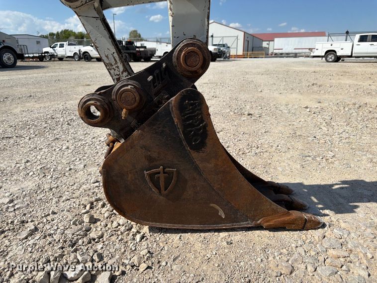 image for item FK3411 2010 Takeuchi TB250 mini excavator