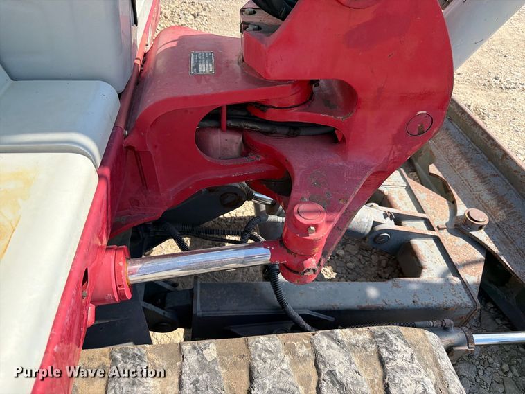 image for item FK3411 2010 Takeuchi TB250 mini excavator
