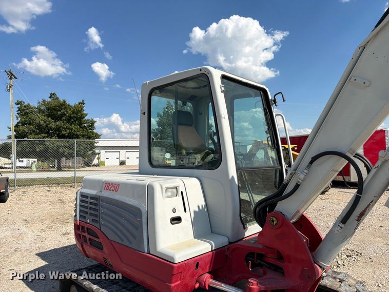 image for item FK3411 2010 Takeuchi TB250 mini excavator