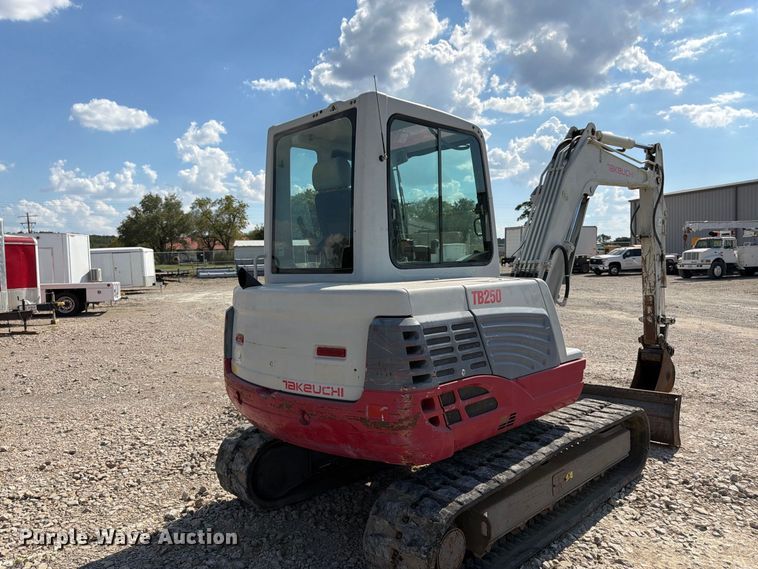 image for item FK3411 2010 Takeuchi TB250 mini excavator