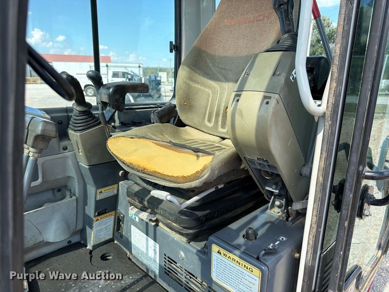 image for item FK3411 2010 Takeuchi TB250 mini excavator