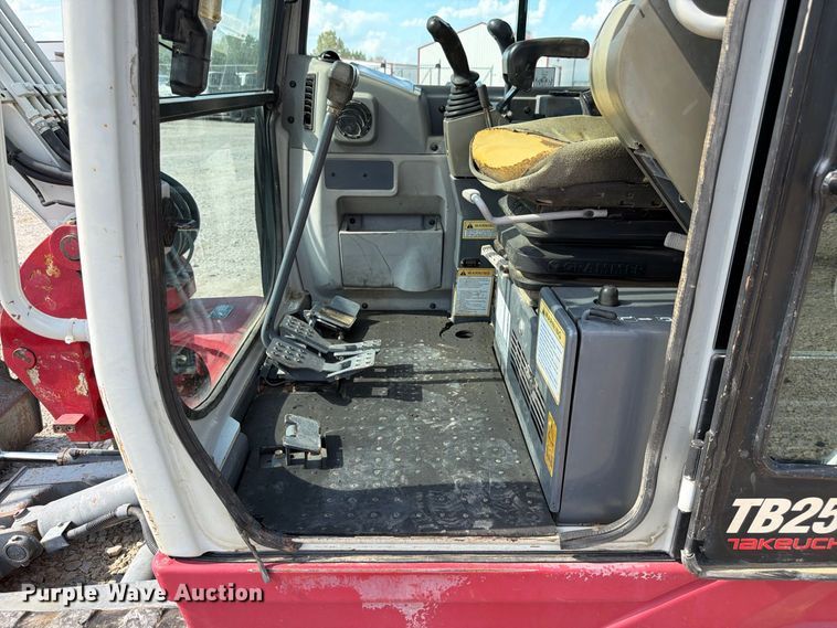 image for item FK3411 2010 Takeuchi TB250 mini excavator