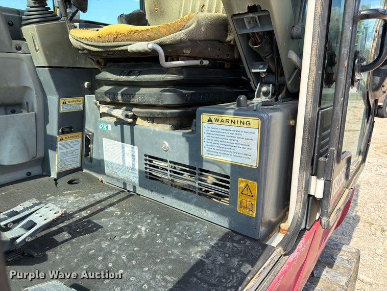 image for item FK3411 2010 Takeuchi TB250 mini excavator