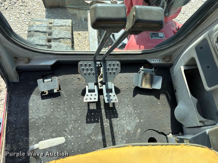image for item FK3411 2010 Takeuchi TB250 mini excavator