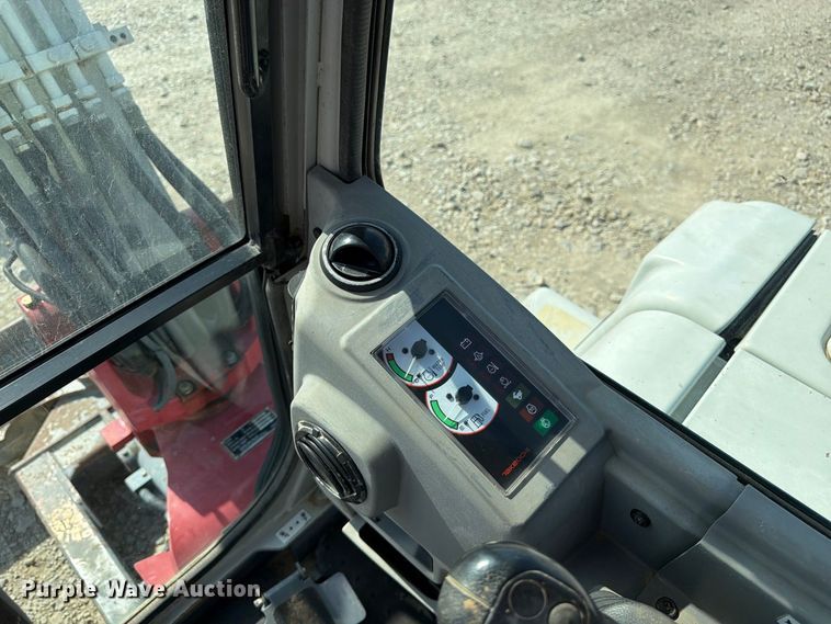 image for item FK3411 2010 Takeuchi TB250 mini excavator