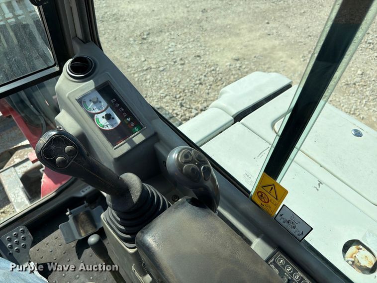 image for item FK3411 2010 Takeuchi TB250 mini excavator