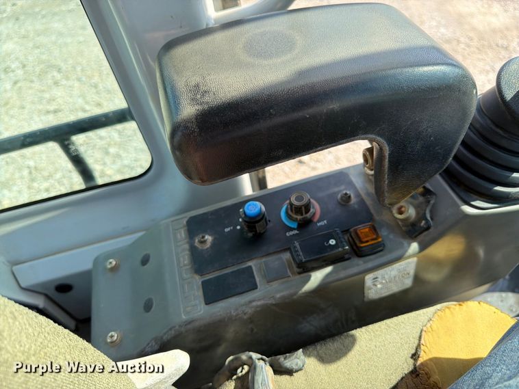 image for item FK3411 2010 Takeuchi TB250 mini excavator