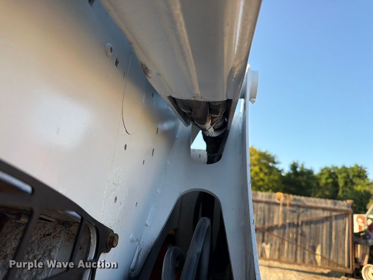 image for item FK3631 2018 Bobcat S550 skid steer loader