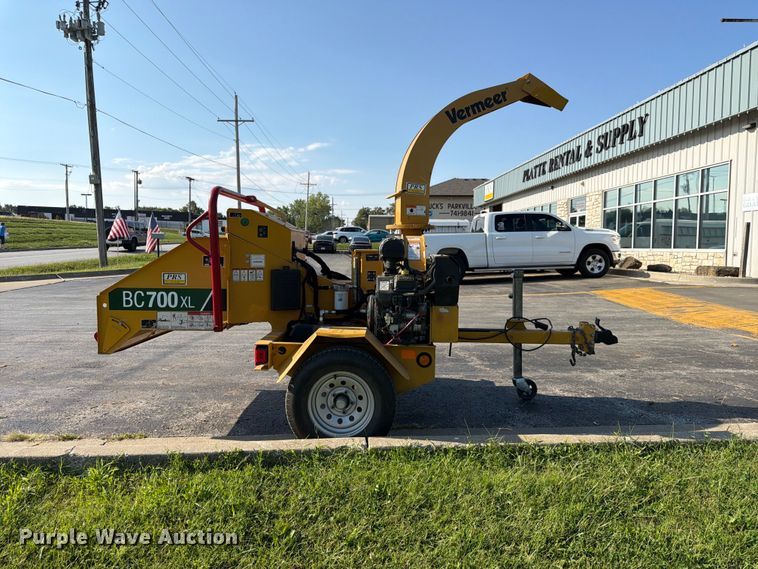 image for item FK3633 2021 Vermeer BC700XL wood chipper
