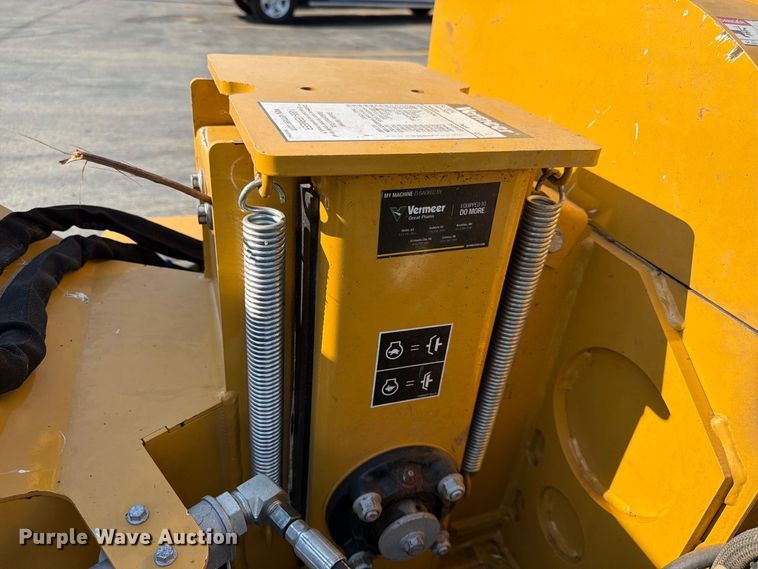 image for item FK3633 2021 Vermeer BC700XL wood chipper