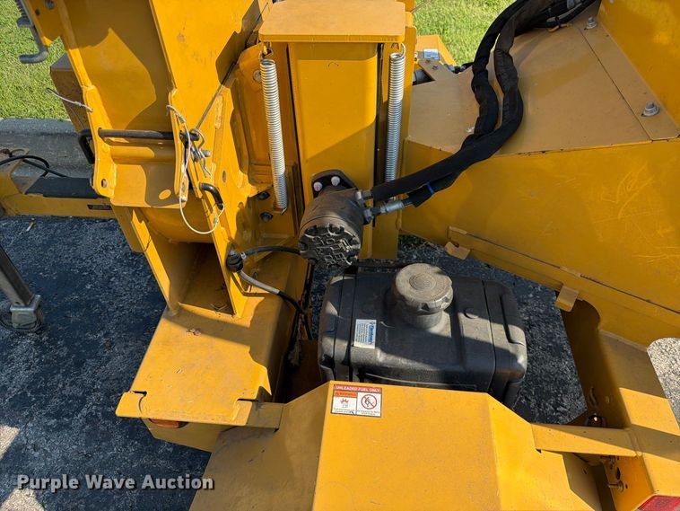 image for item FK3633 2021 Vermeer BC700XL wood chipper