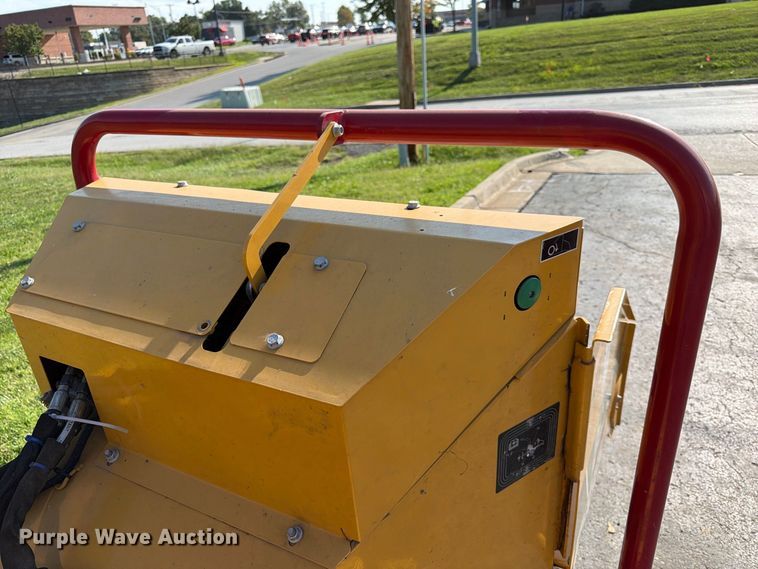 image for item FK3633 2021 Vermeer BC700XL wood chipper