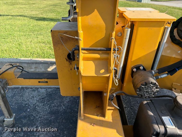 image for item FK3633 2021 Vermeer BC700XL wood chipper