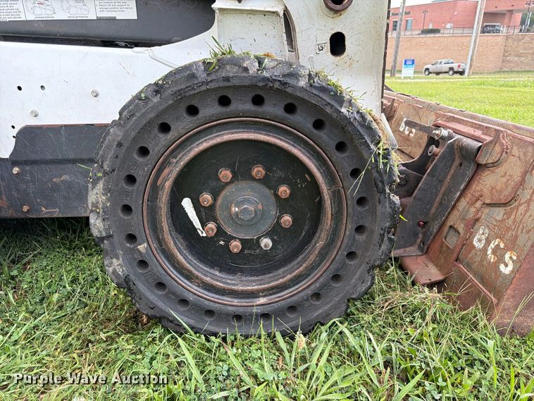image for item FK3635 2019 Bobcat S570 skid steer loader