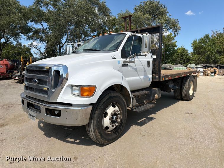 2011 Ford F750 flatbed truck