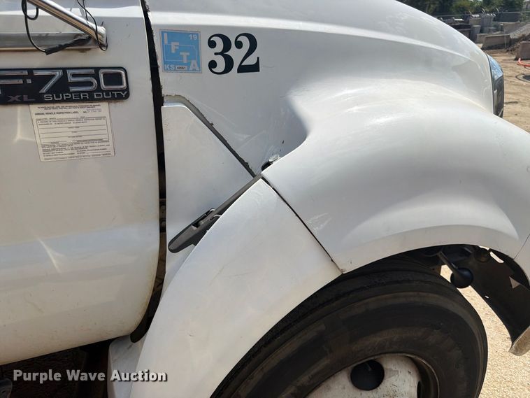 image for item FK3667 2011 Ford F750 flatbed truck
