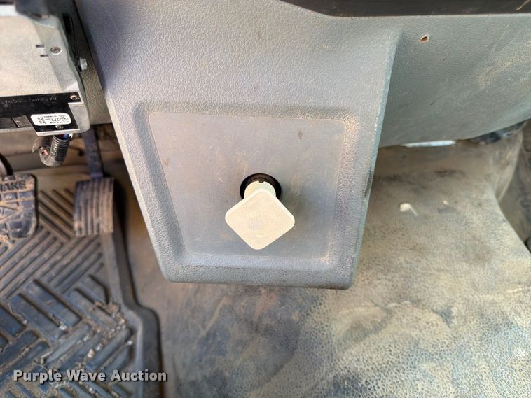 image for item FK3667 2011 Ford F750 flatbed truck