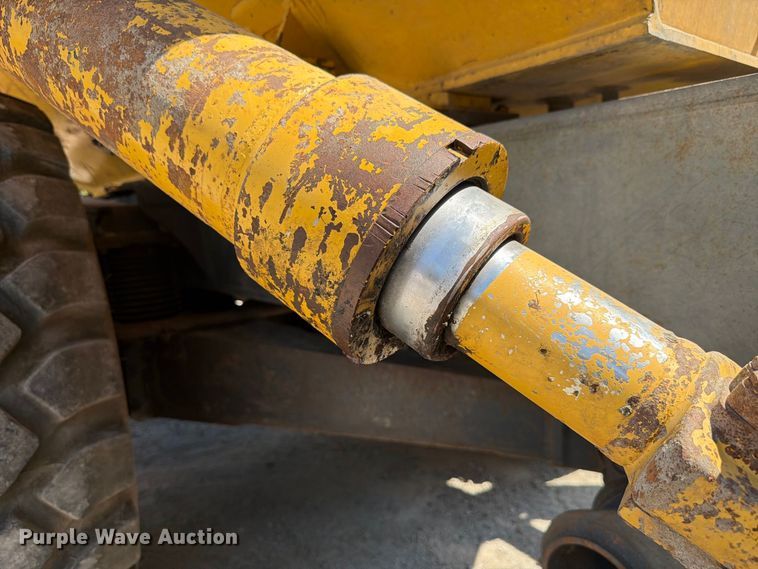image for item FK4131 2002 Komatsu HM350-1 articulated haul truck