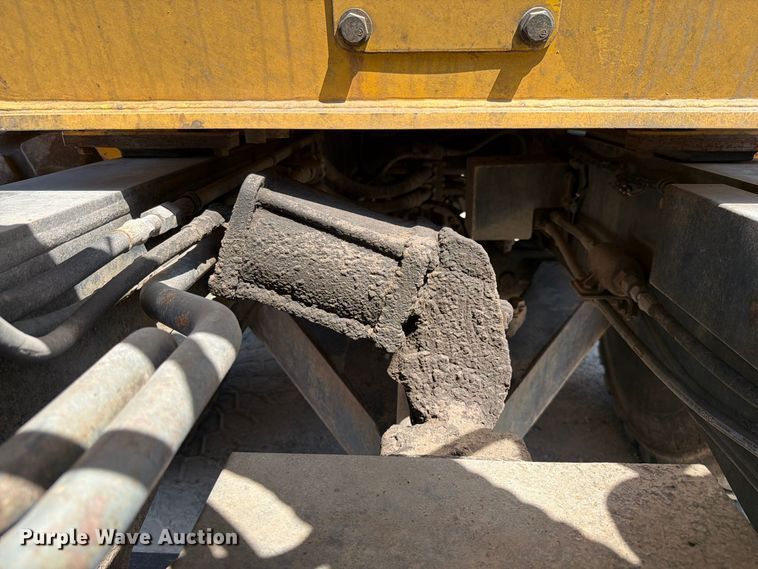 image for item FK4131 2002 Komatsu HM350-1 articulated haul truck