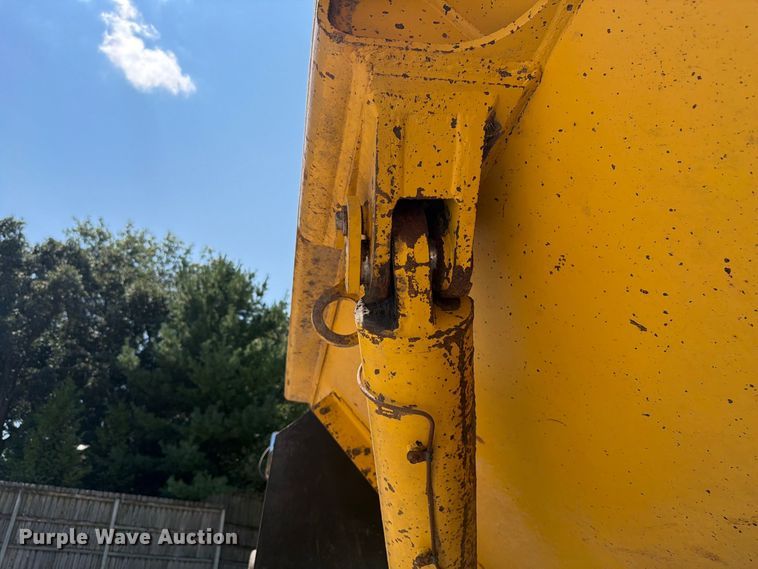 image for item FK4131 2002 Komatsu HM350-1 articulated haul truck