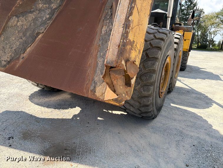 image for item FK4131 2002 Komatsu HM350-1 articulated haul truck