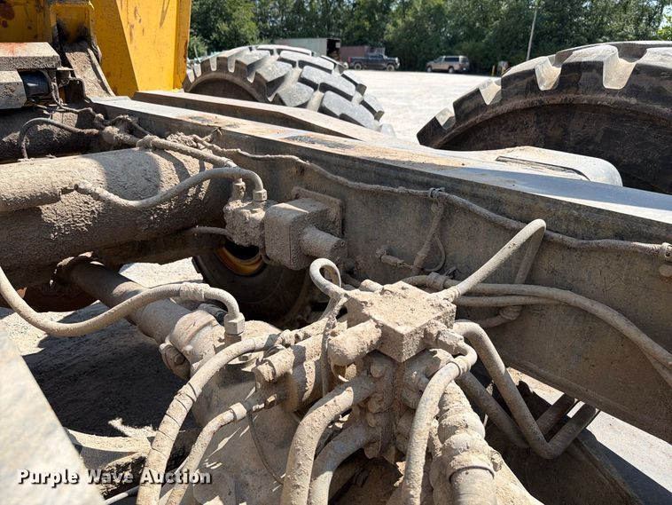 image for item FK4131 2002 Komatsu HM350-1 articulated haul truck