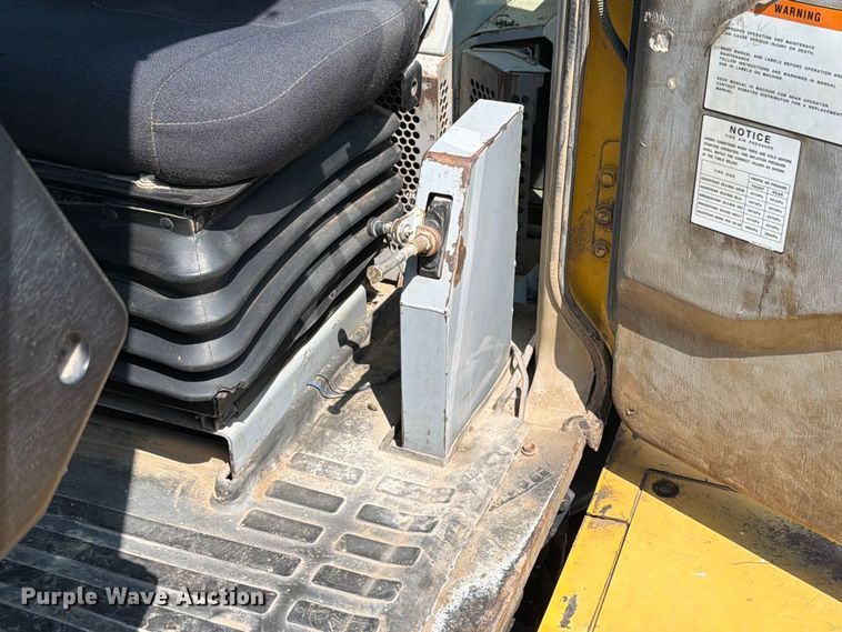 image for item FK4131 2002 Komatsu HM350-1 articulated haul truck
