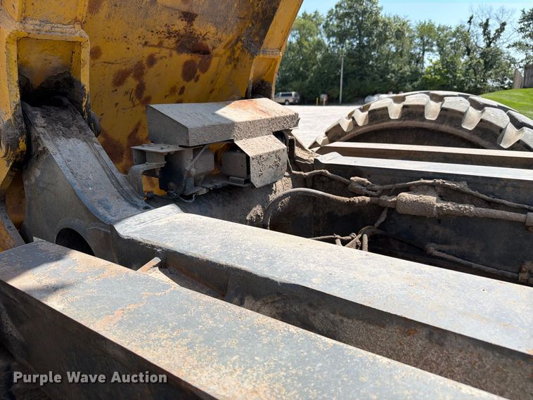 image for item FK4131 2002 Komatsu HM350-1 articulated haul truck