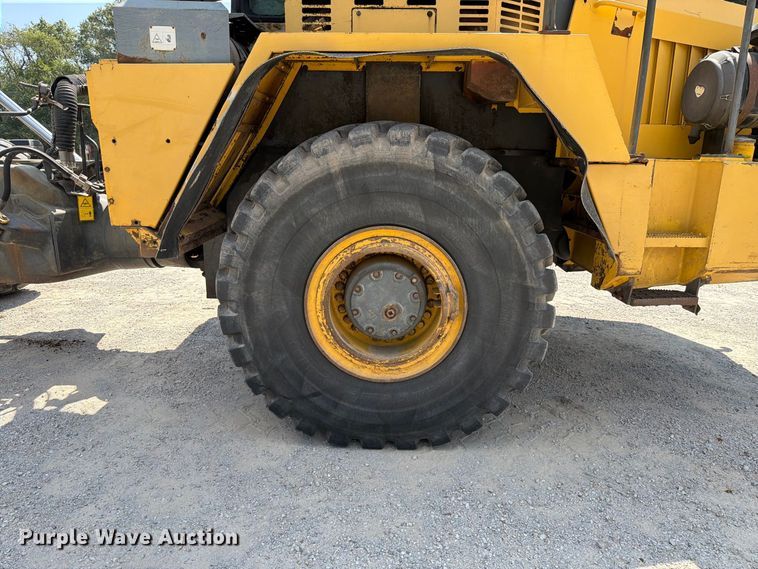 image for item FK4131 2002 Komatsu HM350-1 articulated haul truck